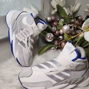 Adidas Men’s Pharrell Williams x Crazy BYW  Boost Basketball Shoes size8.5 new